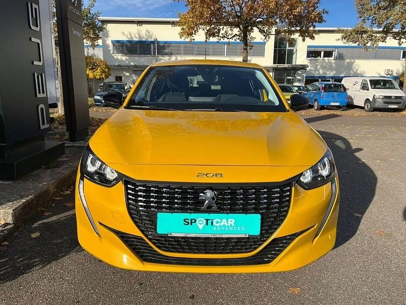 Gebraucht Peugeot 208 Active 101 PS (74 kW) 2023 Gelb Kleinwagen