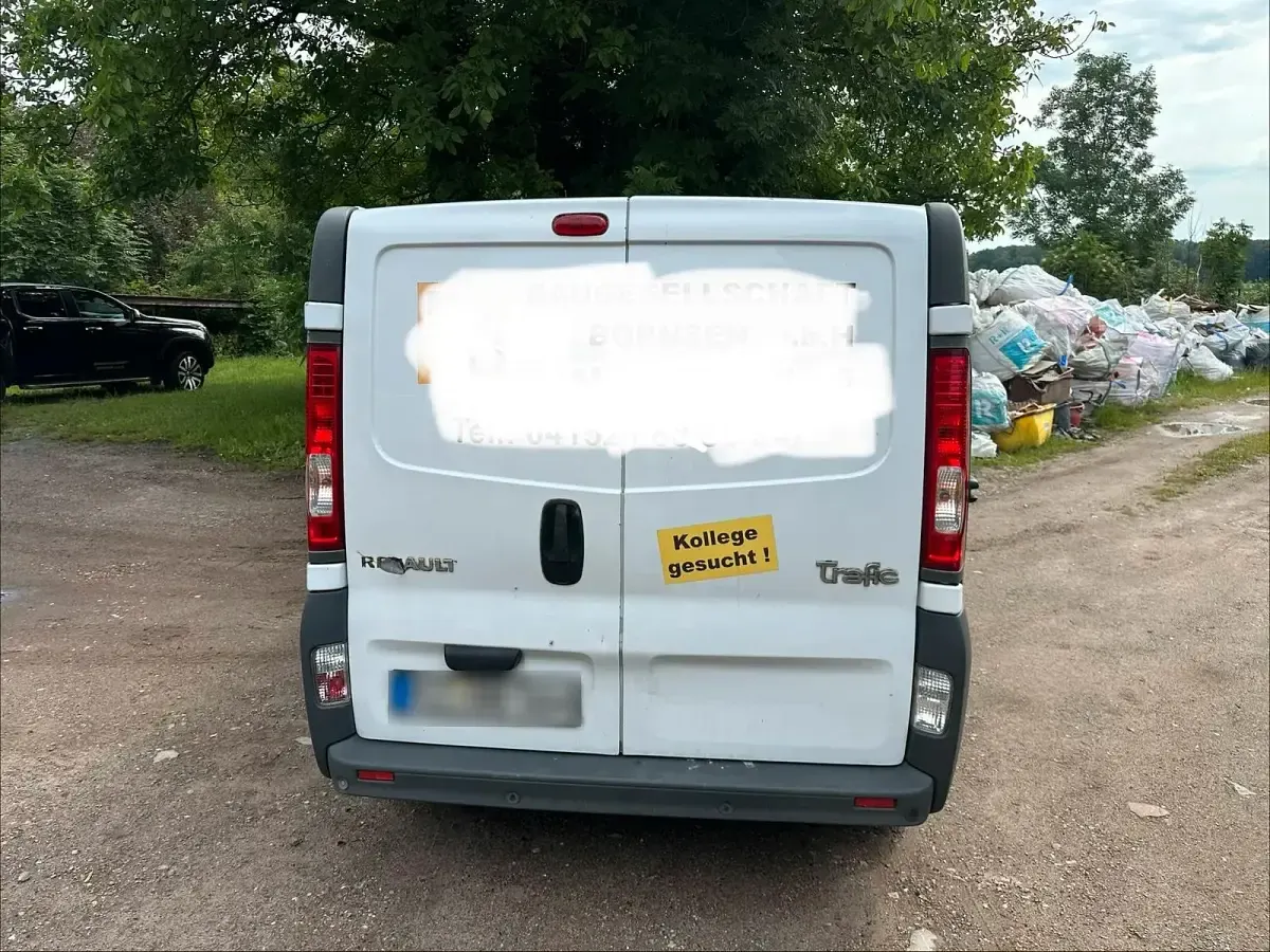 Gebraucht Renault Traffic 116 PS (85 kW) 2014 Weiß Van / Kleinbus