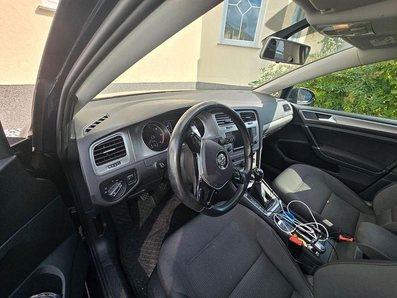 Blau Gebraucht 2015 VW Golf VII Kombi | 7.200 € (Fairer Preis) - Bild 1/4