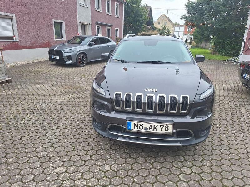 Grau Gebraucht 2014 Jeep Cherokee Limited SUV | 13.200 € (Etwas zu teuer) - Bild 1/4