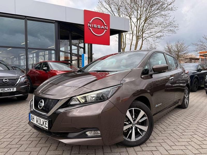 Brown m Gebraucht 2019 Nissan Leaf Acenta Kleinwagen | 12.750 € (Fairer Preis) - Bild 1/4