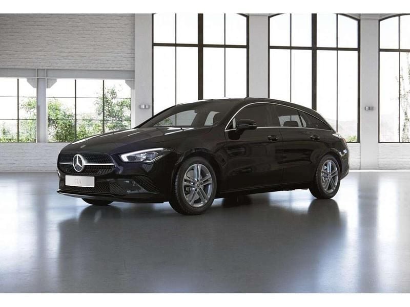 Gebraucht Mercedes CLA250e Shooting Brake 160 PS (117 kW) 2022 Schwarz Kombi
