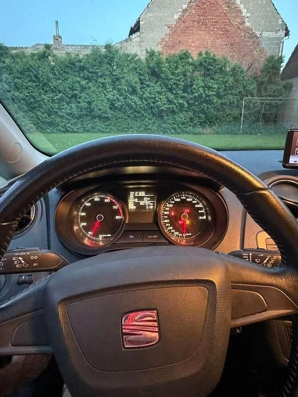 Grau Gebraucht 2013 Seat Ibiza ST Reference Kombi | 4.400 € (Fairer Preis) - Bild 1/4