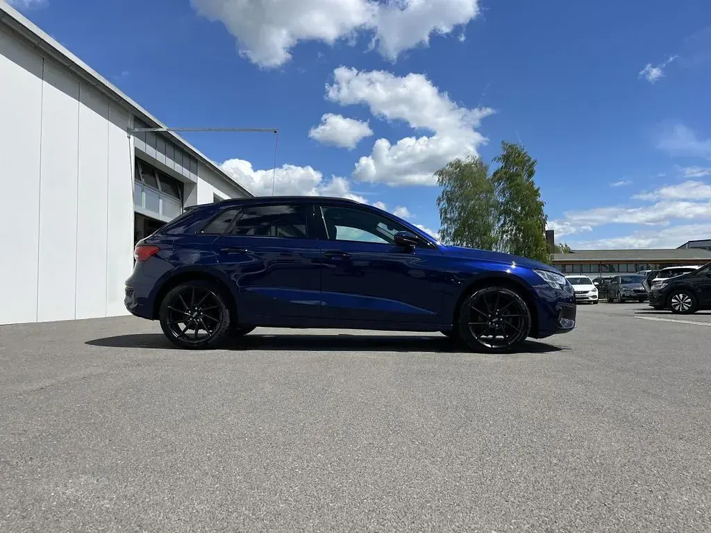 Gebraucht Audi A3 Advanced 116 PS (85 kW) 2022 Blau Limousine