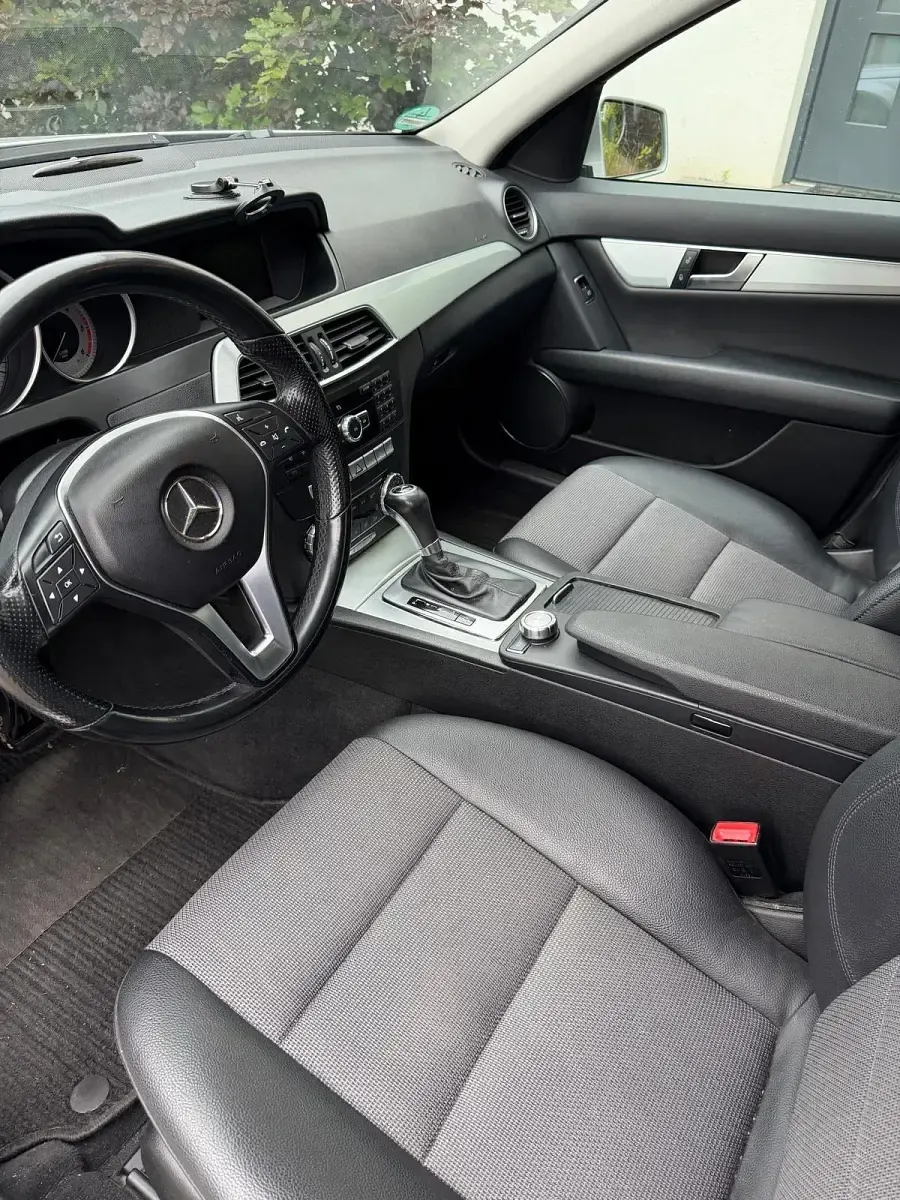 Gebraucht Mercedes C200 136 PS (100 kW) 2012 Silber Limousine