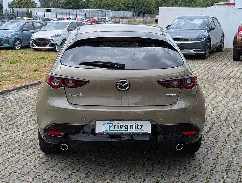 Neu Mazda 3 Nagisa 140 PS (102 kW) 2025 Grün Limousine