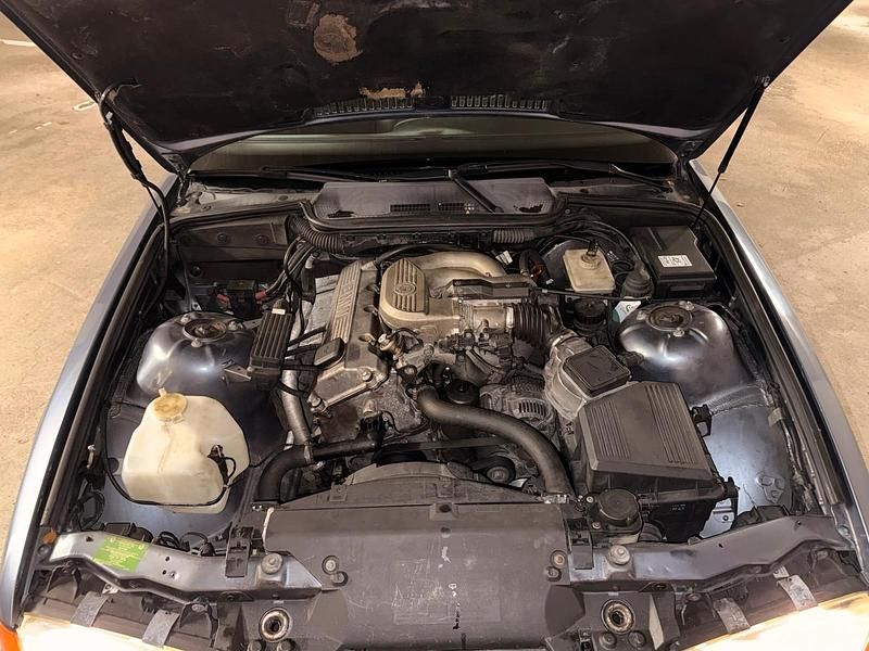 Blau Gebraucht 1996 BMW 318 Cabriolet Cabrio | 6.400 € - Bild 1/4