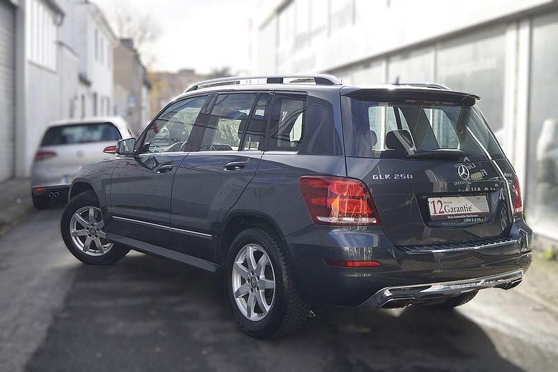 Gebraucht Mercedes GLK250 211 PS (155 kW) 2015 Grau SUV