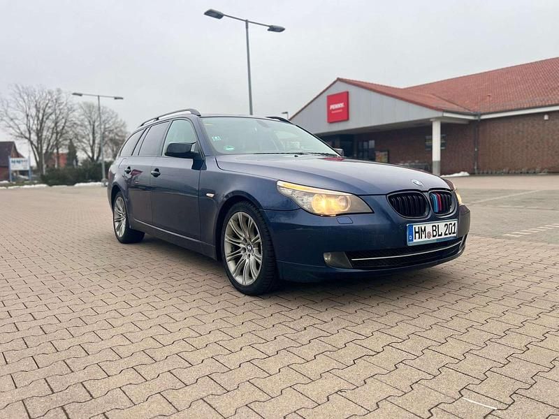 Gebraucht BMW 530 235 PS (172 kW) 2008 Blau Kombi