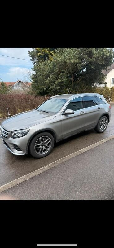 Grau Gebraucht 2018 Mercedes GLC220 SUV | 31.000 € (Guter Preis) - Bild 1/4