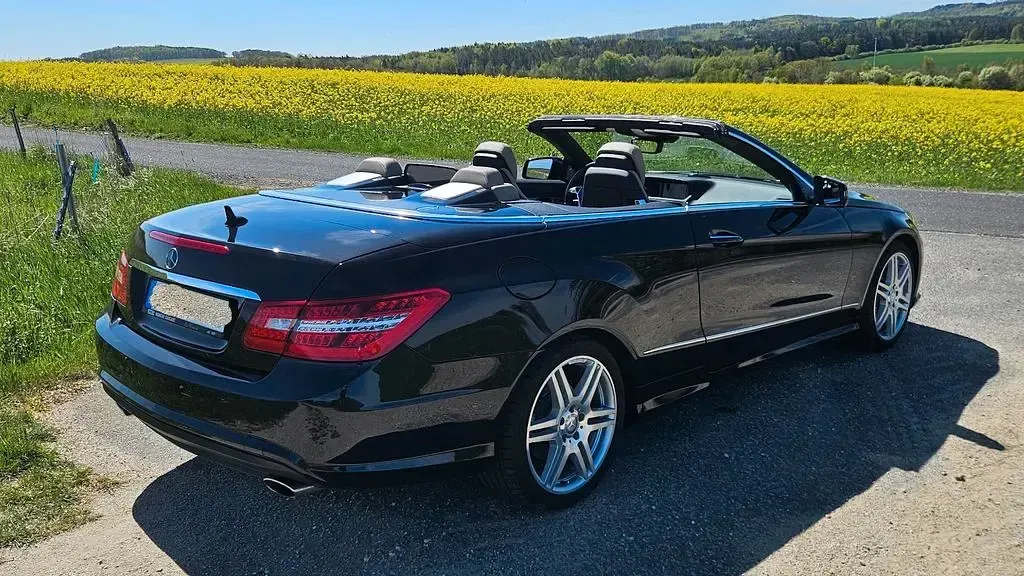 Gebraucht Mercedes E300 AMG line 252 PS (185 kW) 2013 Schwarz Cabrio