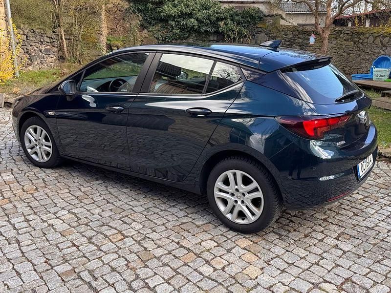 Usata Opel Astra 105 CV (77 kW) 2017 Verde Berlina
