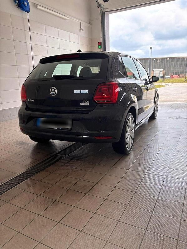 Gebraucht VW Polo 75 PS (55 kW) 2015 Andere farben Kleinwagen