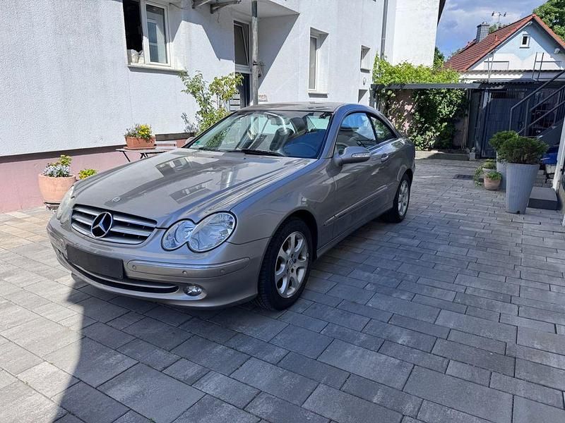 Beige Gebraucht 2002 Mercedes CLK200 Elegance Coupé | 5.600 € (Etwas zu teuer) - Bild 1/4