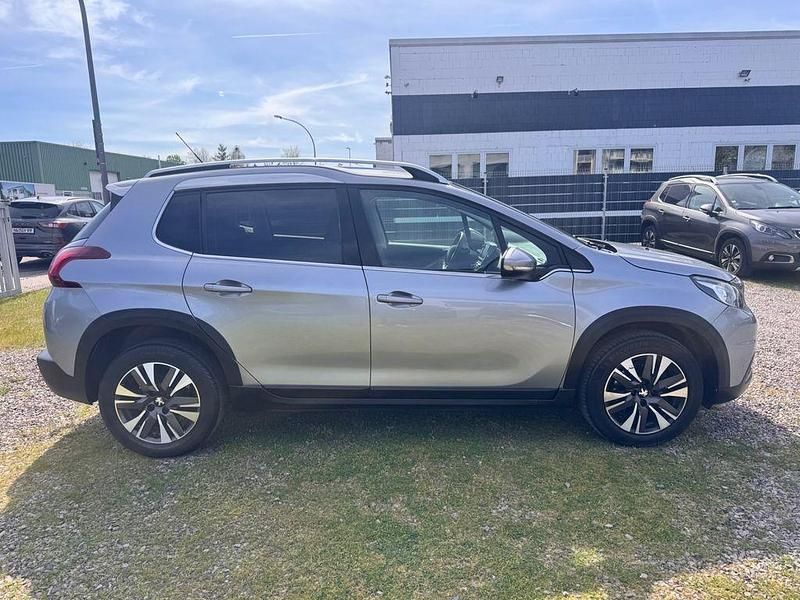 Gebraucht Peugeot 2008 Allure 131 PS (96 kW) 2019 Grau SUV