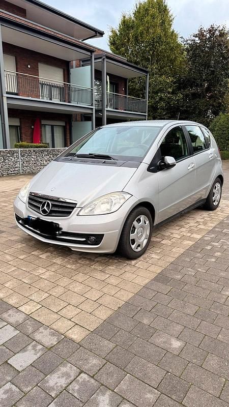 Grau Gebraucht 2009 Mercedes A150 Avantgarde Kleinwagen | 2.950 € (Guter Preis) - Bild 1/4