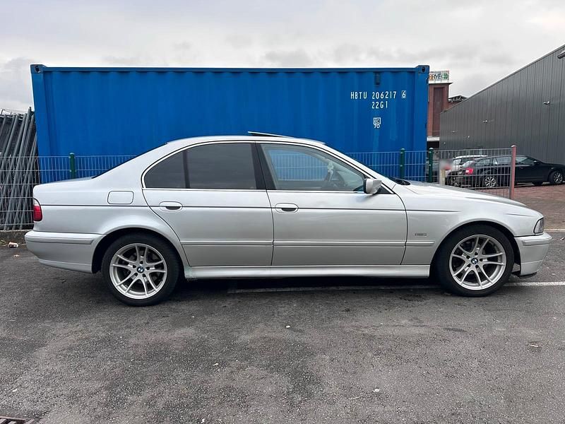 Gebraucht BMW 525 192 PS (141 kW) 2002 Silber Limousine