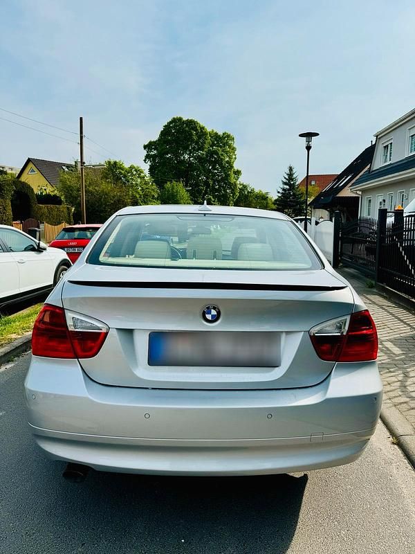 Gebraucht BMW 320 163 PS (119 kW) 2006 Silber Limousine