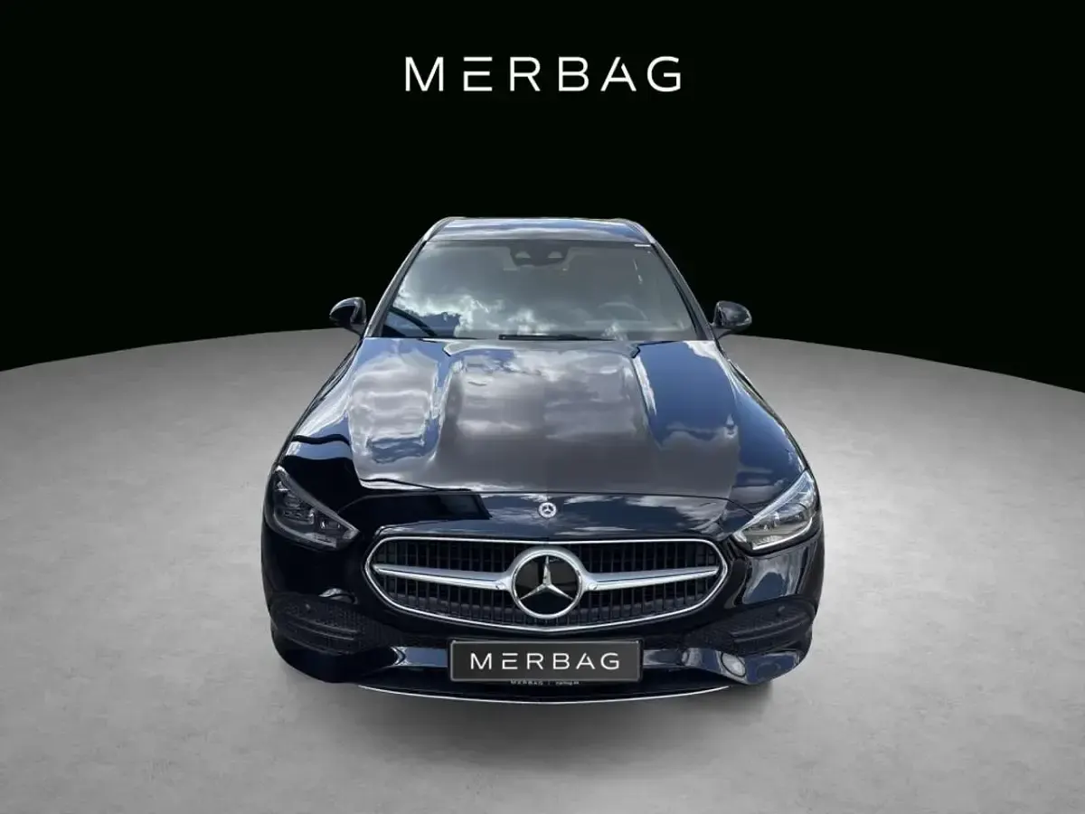 Gebraucht Mercedes C300e Avantgarde 313 PS (230 kW) 2023 Schwarz Kombi