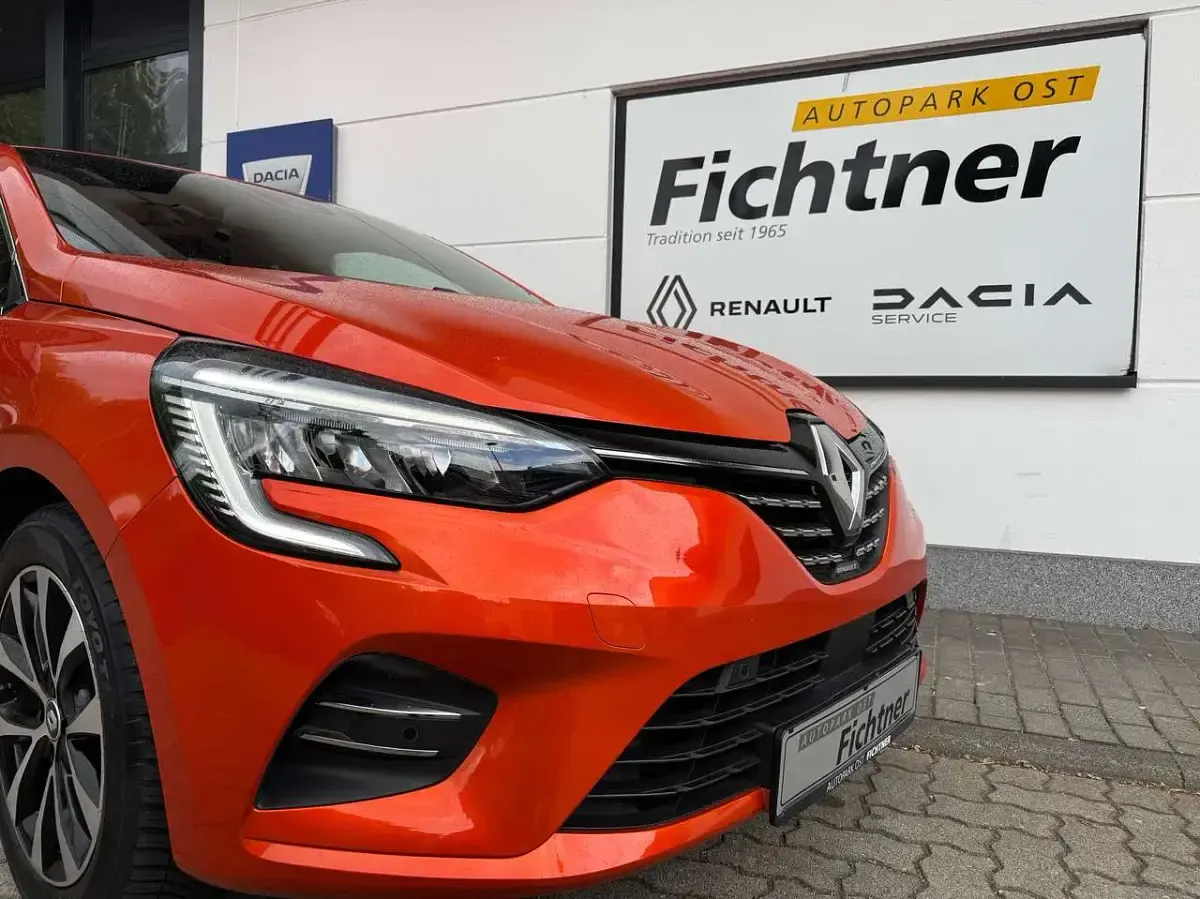 Gebraucht Renault Clio V Techno 91 PS (66 kW) 2023 Valencia orange Kleinwagen