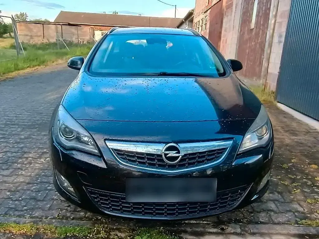 Gebraucht Opel Astra 160 PS (117 kW) 2013 Schwarz Kombi