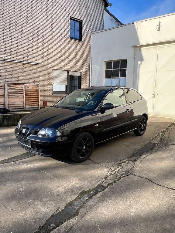 Gebraucht Seat Ibiza 75 PS (55 kW) 2004 Schwarz Kleinwagen