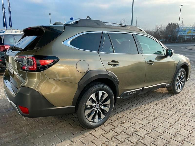 Neu Subaru Outback Platinum 169 PS (124 kW) 2026 Grün Limousine