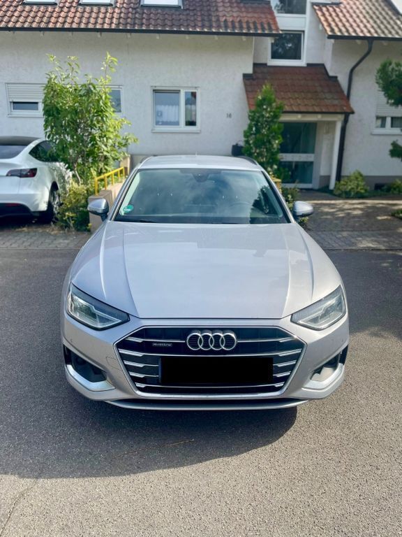 Silber Gebraucht 2020 Audi A4 Advanced Kombi | 20.900 € (Superpreis) - Bild 1/4