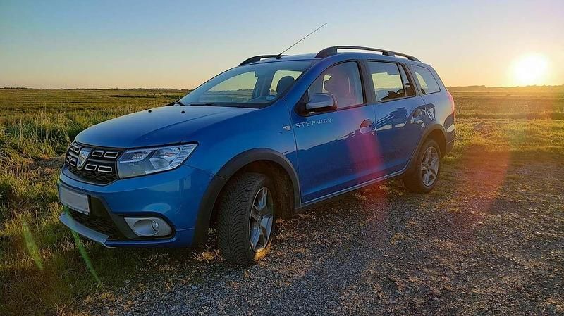 Blau Gebraucht 2020 Dacia Logan MCV Stepway Kombi | 11.000 € (Fairer Preis) - Bild 1/4