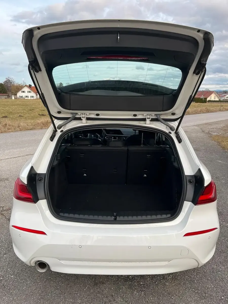 Second-hand BMW 116 116 CP (85 kW) 2021 Alb Hatchback