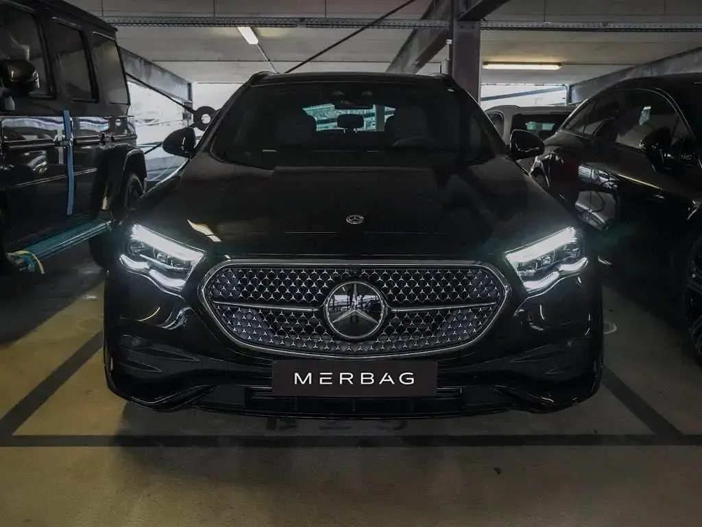 Gebraucht Mercedes E300 AMG 313 PS (230 kW) 2024 Schwarz Kombi