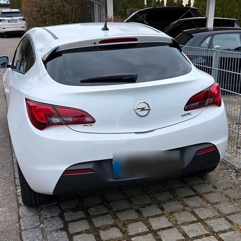 Gebraucht Opel Astra GTC 120 PS (88 kW) 2016 Weiß Coupé