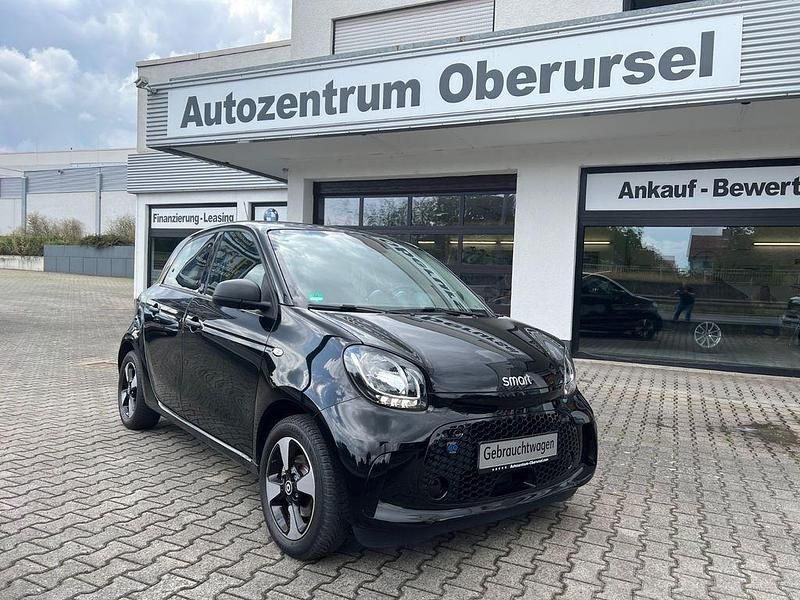 Schwarz Gebraucht 2021 Smart ForFour Electric Drive Passion Limousine | 10.880 € (Fairer Preis) - Bild 1/4