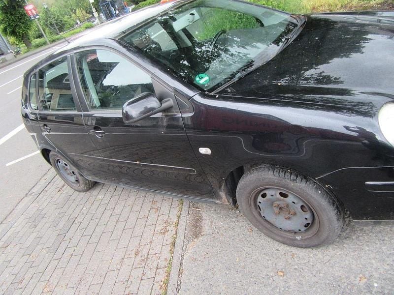 Gebraucht VW Polo 75 PS (55 kW) 2004 Schwarz Kleinwagen