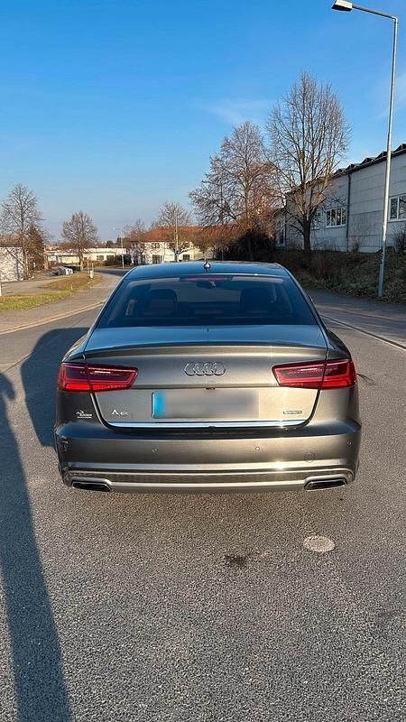 Gebraucht Audi A6 Ambiente 218 PS (160 kW) 2017 Grau Limousine