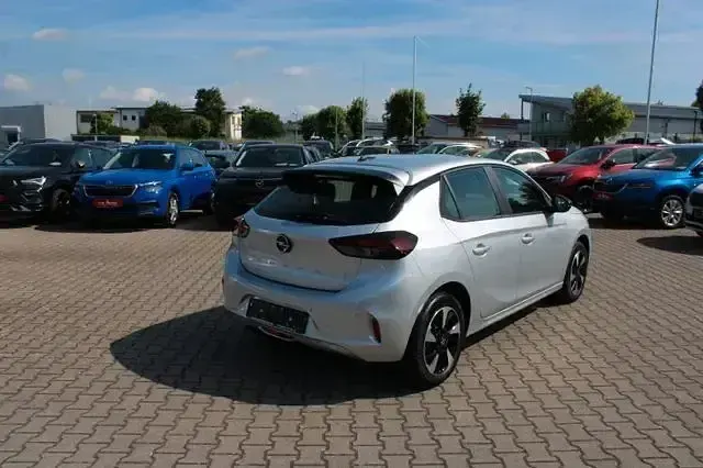 Gebraucht Opel Corsa-e Edition 100 kW (136 PS) 2024 Silber Kleinwagen