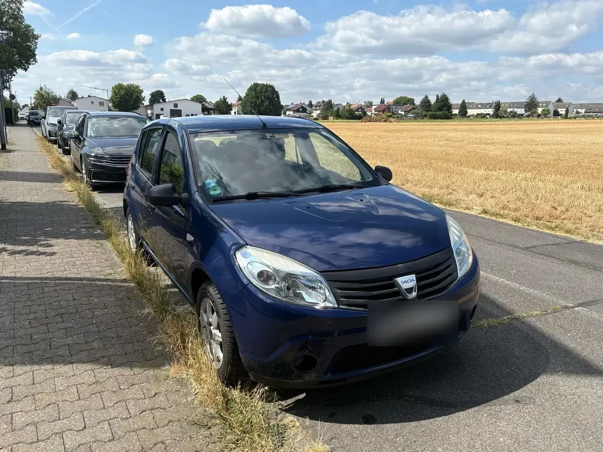 Gebraucht Dacia Sandero 75 PS (55 kW) 2010 Blau Limousine