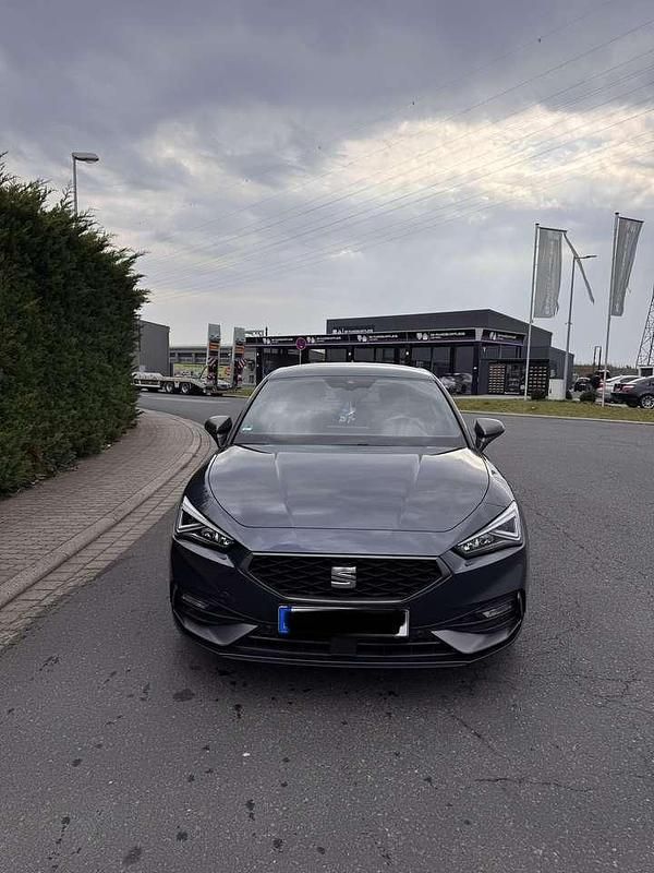 Gebraucht Seat Leon FR 150 PS (110 kW) 2023 Grau Kleinwagen