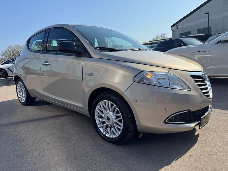 Gebraucht Lancia Ypsilon Gold 69 PS (50 kW) 2014 Beige Kleinwagen