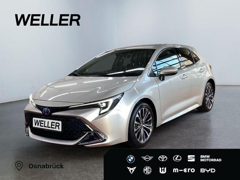 Silber Gebraucht 2023 Toyota Corolla Team Limousine | 25.950 € (Fairer Preis) - Bild 1/3