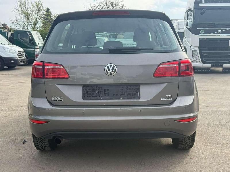 Gebraucht VW Golf Sportsvan Trendline 110 PS (80 kW) 2015 Limestone grey metallic Van / Kleinbus