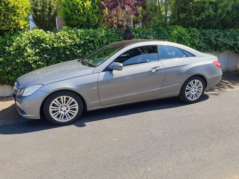 Grau Gebraucht 2009 Mercedes E250 Coupé | 6.900 € (Superpreis) - Bild 1/4