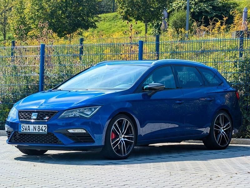Blau Gebraucht 2018 Cupra Leon Kombi | 19.800 € (Superpreis) - Bild 1/4