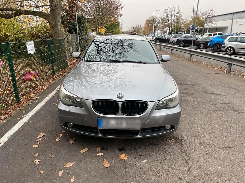 Grau Gebraucht 2005 BMW 525 Limousine | 3.500 € (Superpreis) - Bild 1/4