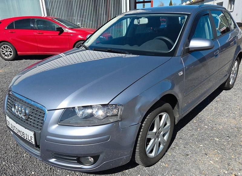 Gebraucht Audi A3 Attraction 102 PS (75 kW) 2007 Akoyasilber Kleinwagen