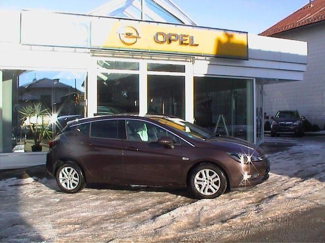 Gebraucht Opel Astra Dynamic 125 PS (91 kW) 2016 Andere farbe metallic Limousine