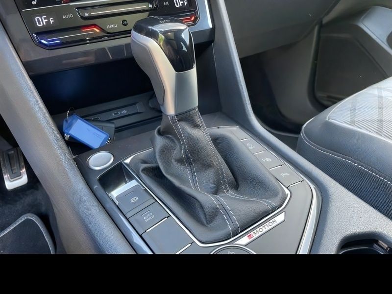 Gebraucht VW Tiguan Pro 245 PS (180 kW) 2024 Grau SUV