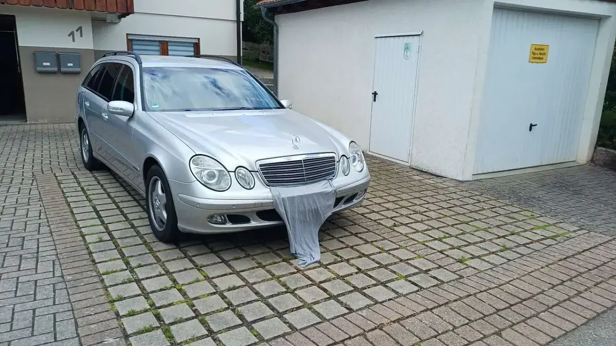 Gebraucht Mercedes E220 Classic 150 PS (110 kW) 2004 Kombi
