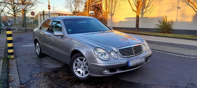 Gebraucht Mercedes E200 163 PS (119 kW) 2004 Braun Limousine