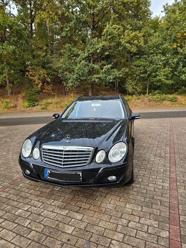 Schwarz Gebraucht 2007 Mercedes E200 Elegance Kombi | 3.500 € (Guter Preis) - Bild 1/4